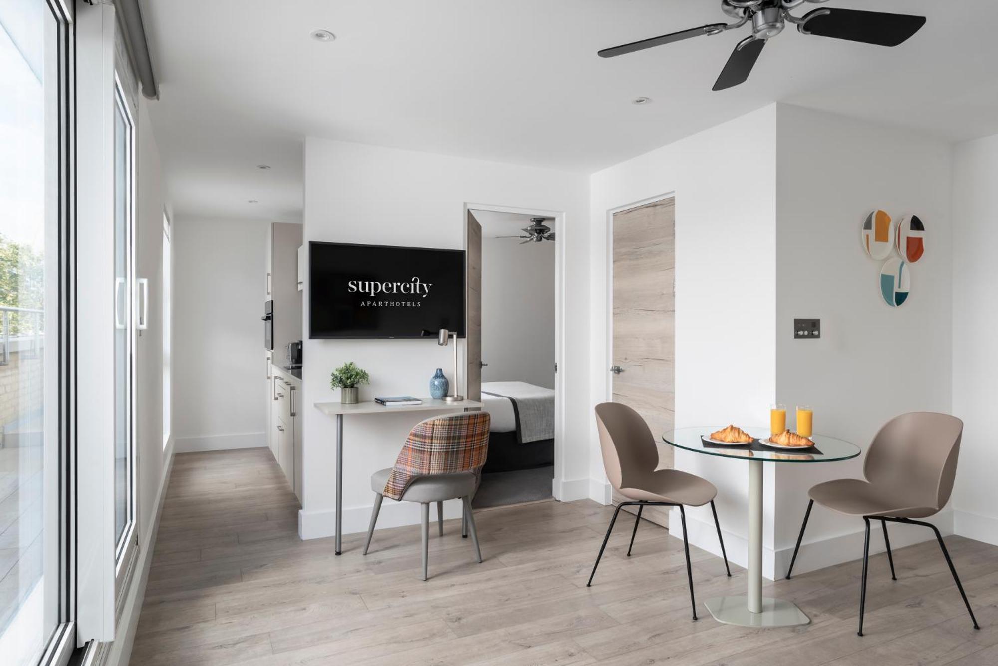 Q Square By Supercity Aparthotels Brighton Eksteriør bilde