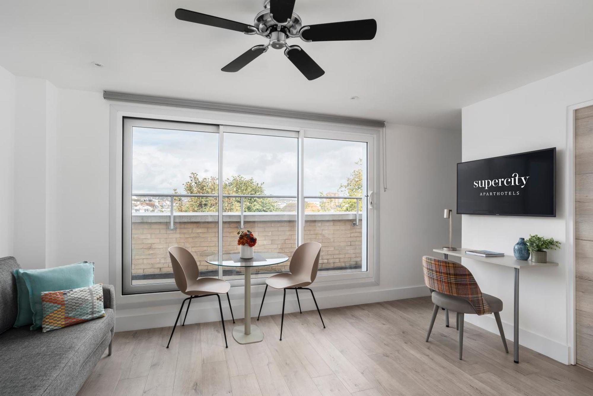 Q Square By Supercity Aparthotels Brighton Eksteriør bilde